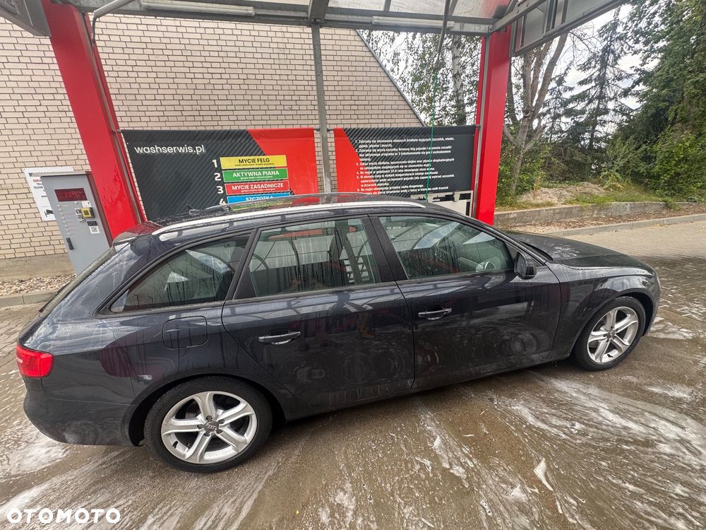 Audi A4 Avant 2.0 TDI DPF quattro S tronic Attraction - 4