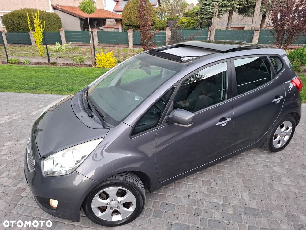 Kia Venga - 36