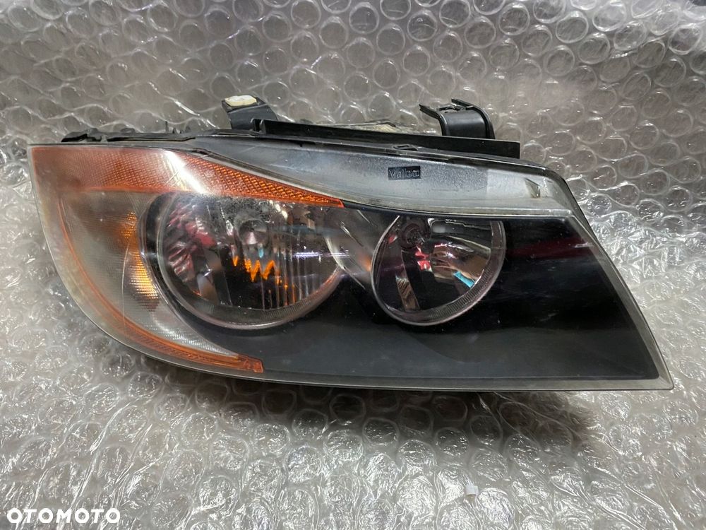 LAMPA PRAWA ZWYKŁA H7 BMW E90 USA 6942726-07 - 2