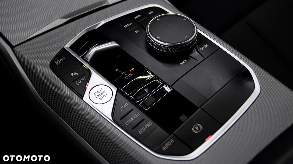 BMW Seria 3 318i Sport Line - 22