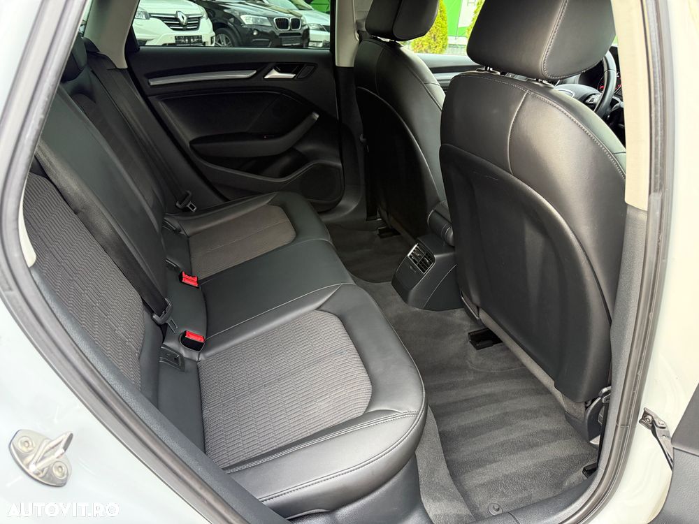 Audi A3 2.0 TDI Sportback Ambiente - 37