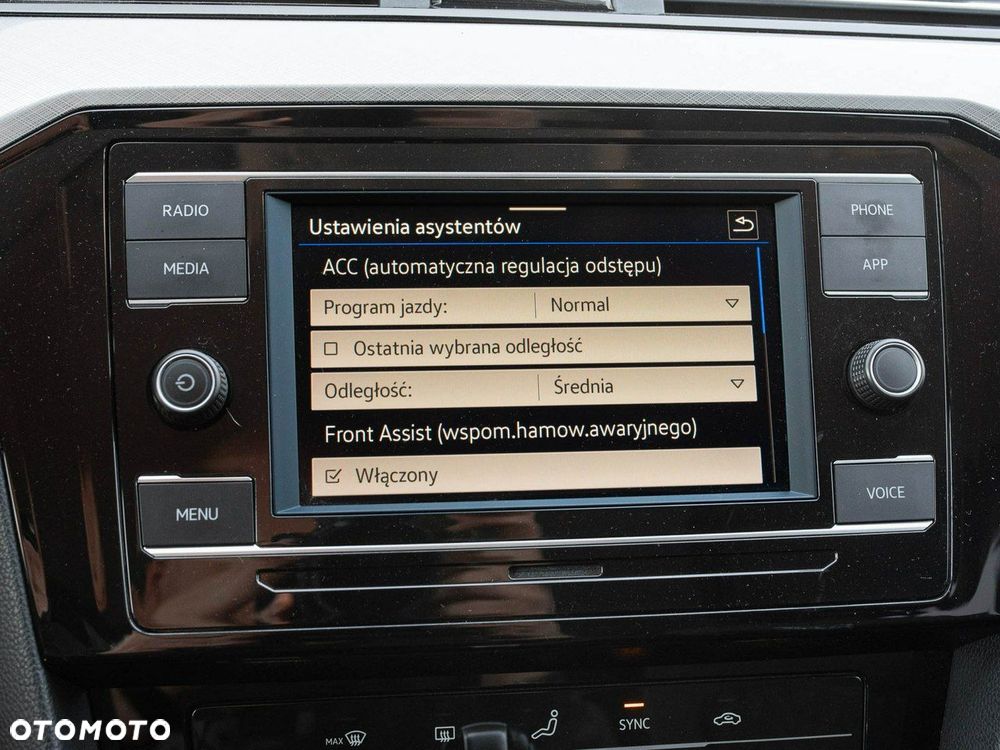 Volkswagen Passat - 23