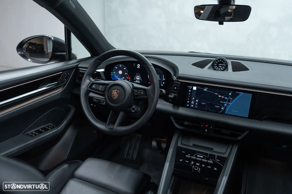 Porsche Macan Electric 4 - 21