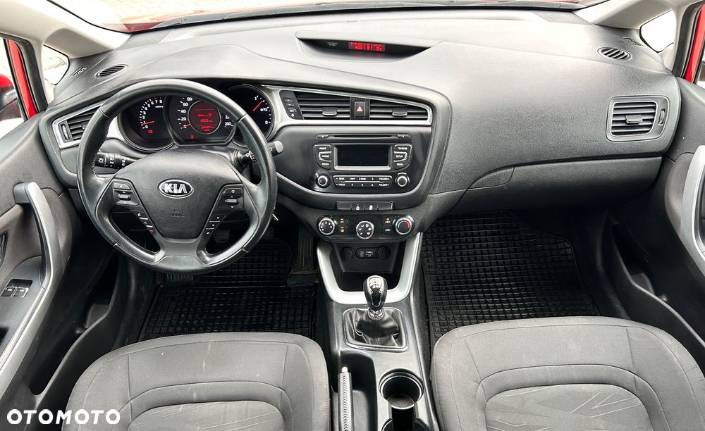 Kia Ceed - 14