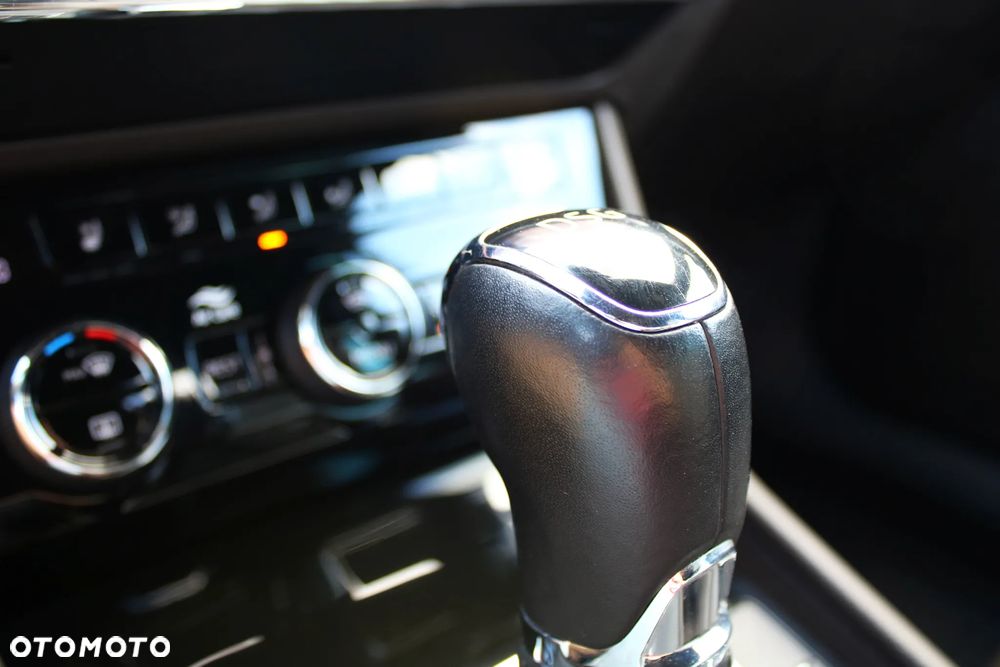 Skoda Superb 2.0 TSI L&K DSG - 35