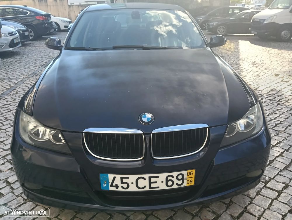 BMW 320 i Exclusive - 2