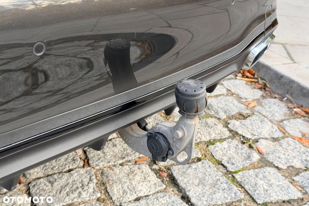 Mercedes-Benz Klasa C 300 9G-TRONIC - 5