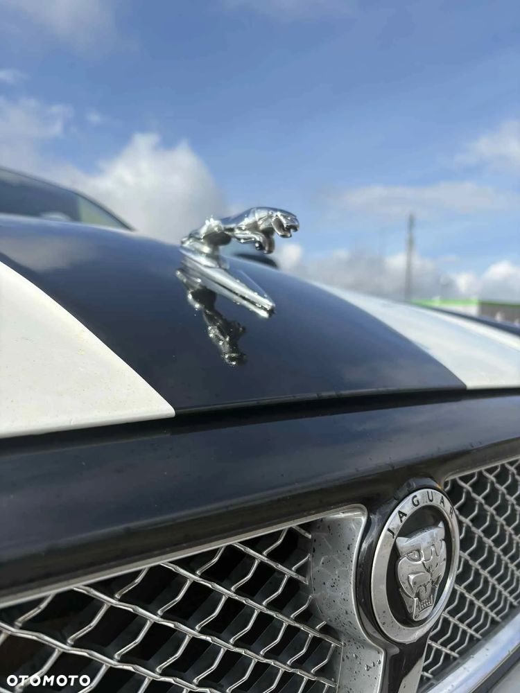 Jaguar XJ - 4