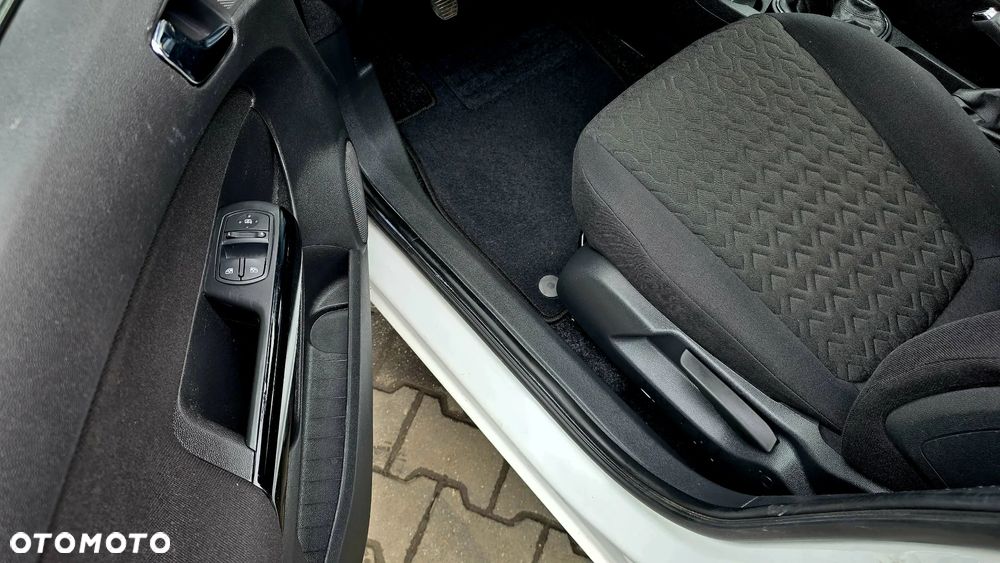 Opel Corsa 1.4 16V Active - 15