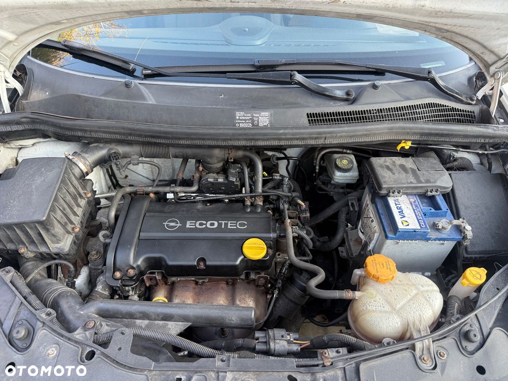 Opel Corsa 1.2 16V Cosmo - 15