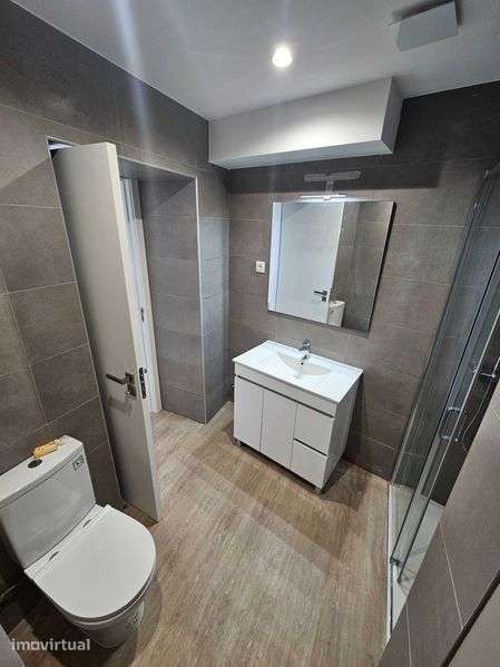 ** Investidores ** Apartamento T1 + T1 - Leiria - Grande imagem: 5/11