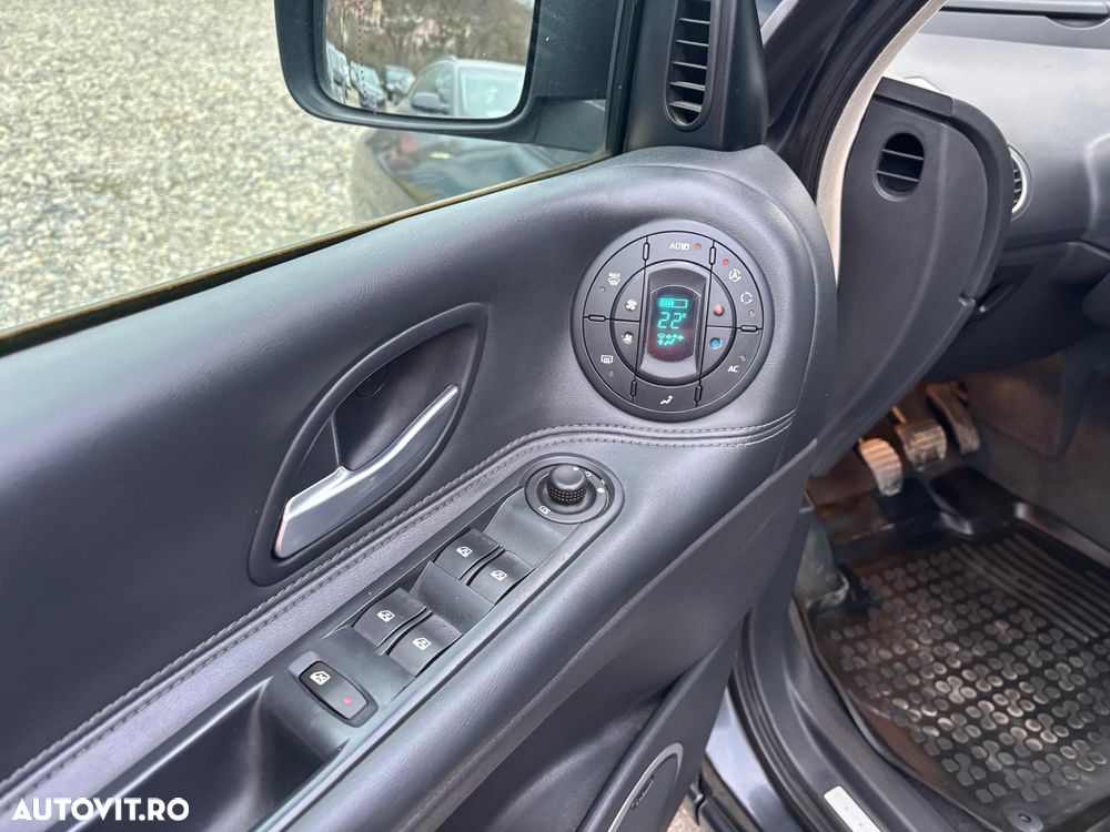 Renault Espace 2.0 dCi FAP Initiale - 9