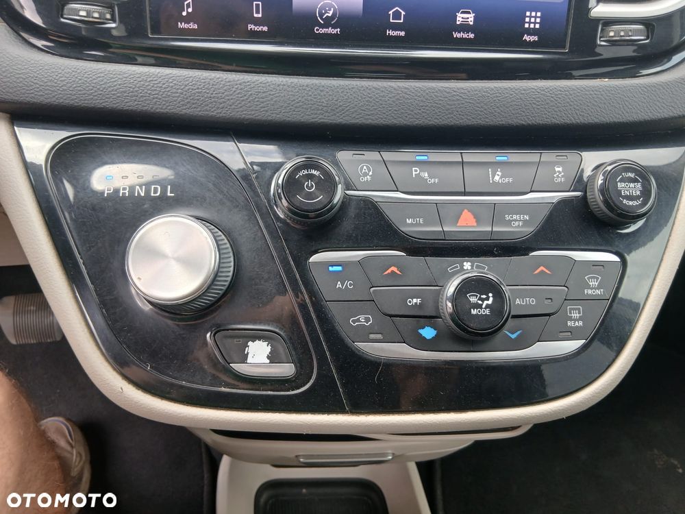 Chrysler Pacifica - 13