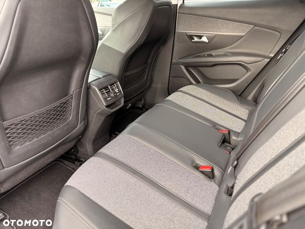 Peugeot 3008 PureTech 130 Stop & Start GPF EAT8 Allure - 17