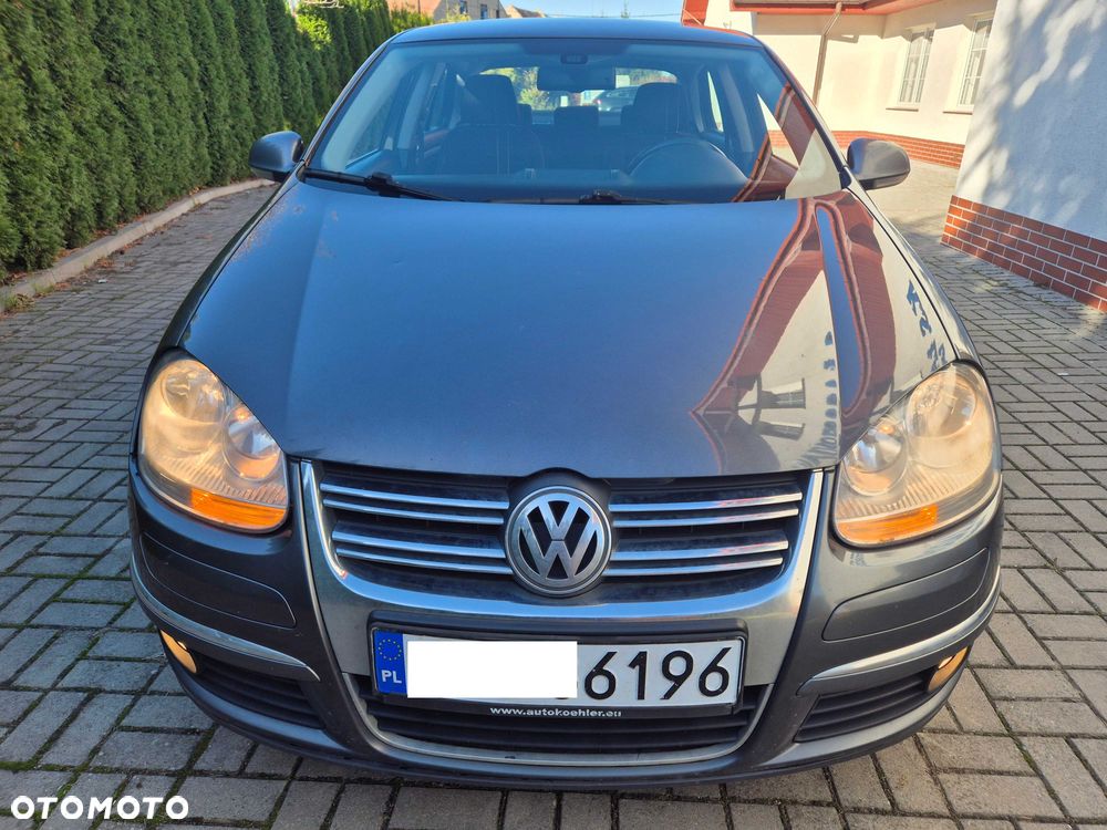 Volkswagen Jetta - 5