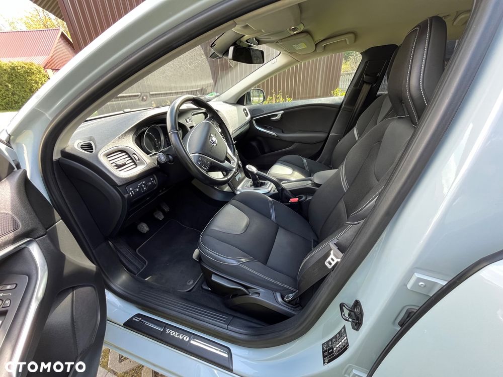 Volvo V40 D2 R-Design Summum - 14