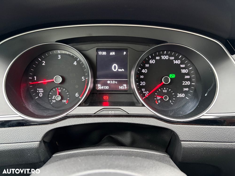 Volkswagen Passat - 10