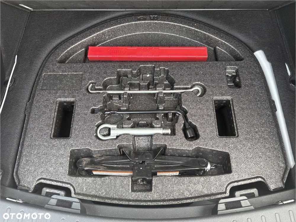 Toyota Corolla 1.8 Hybrid Active - 17