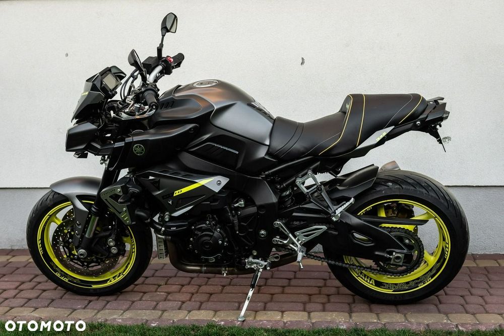 Yamaha MT - 6