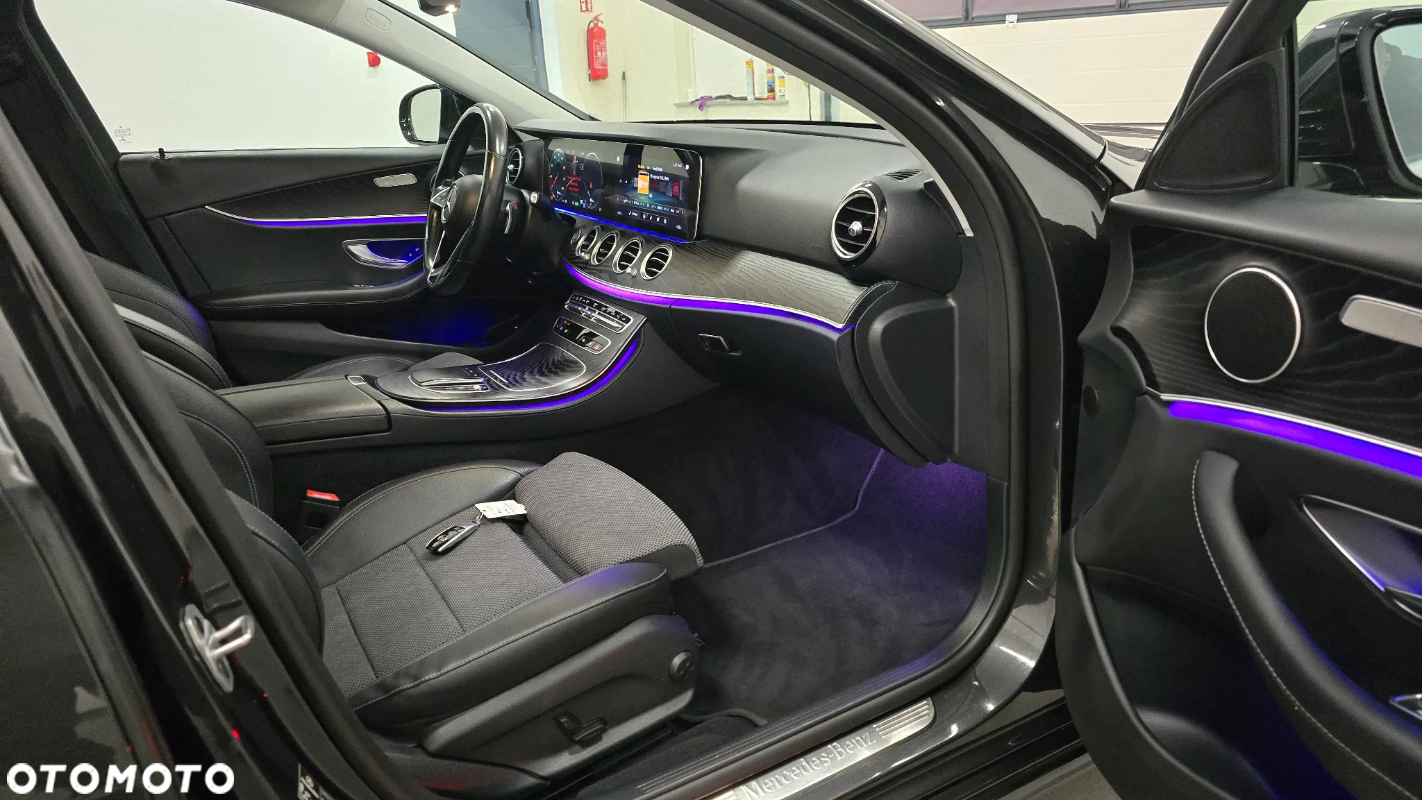 Mercedes-Benz Klasa E 300 de 4Matic T 9G-TRONIC Exclusive - 16