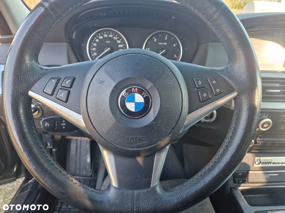 BMW Seria 5 525d - 5