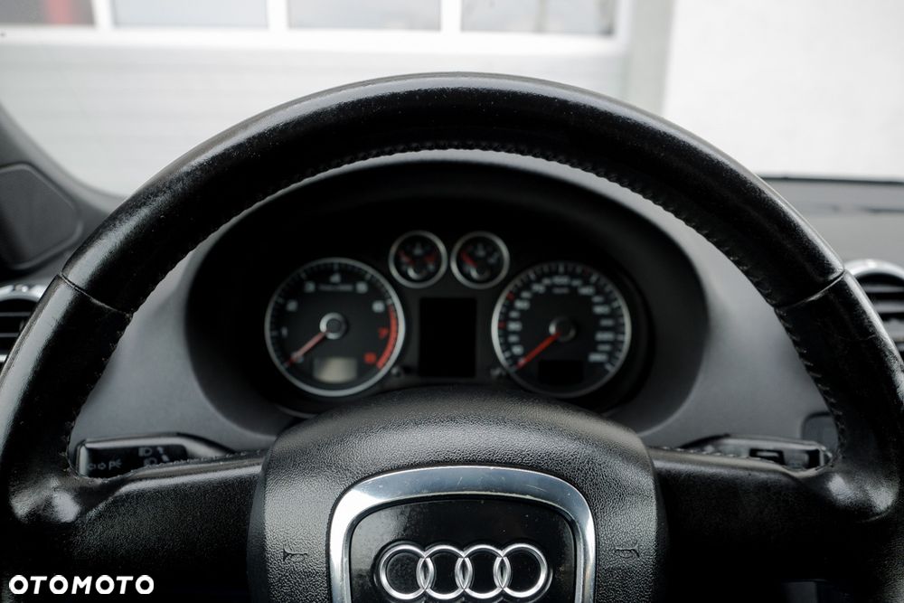 Audi A3 Cabrio 1.6 Attraction - 24