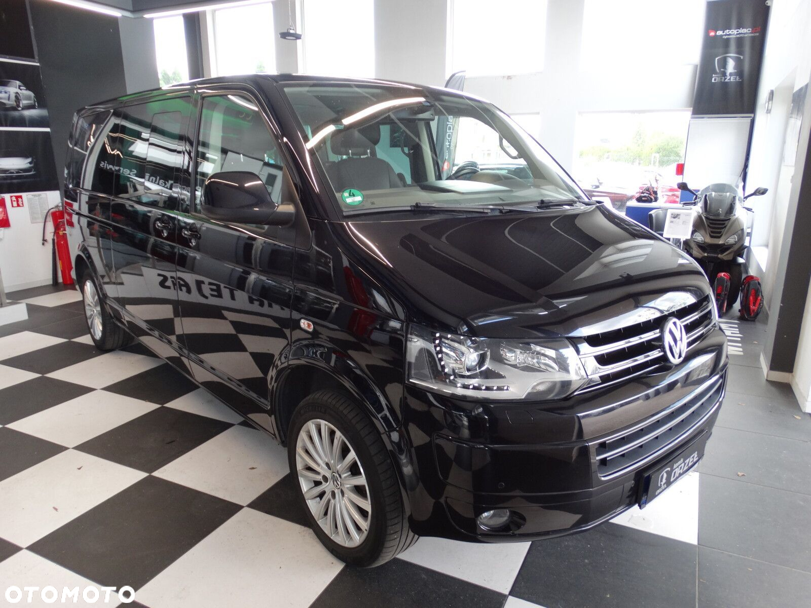 Volkswagen Multivan - 10