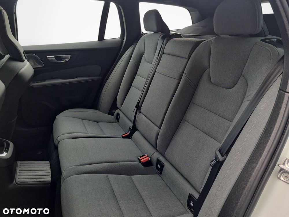 Volvo V60 T6 AWD Plug-In Hybrid Inscription Expression - 30