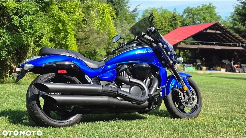 Suzuki Intruder - 2