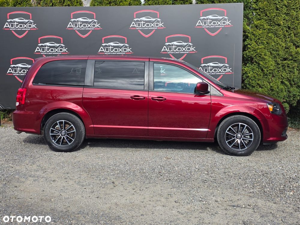 Dodge Grand Caravan - 9