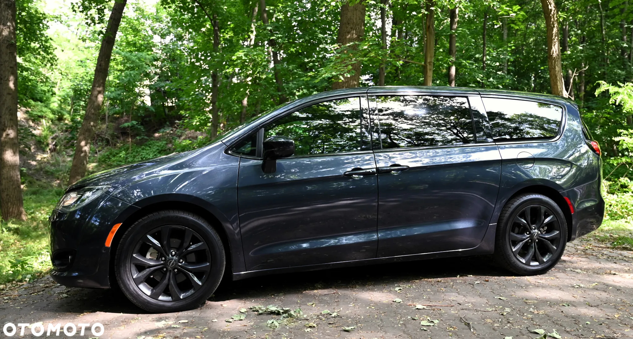 Chrysler Pacifica - 25