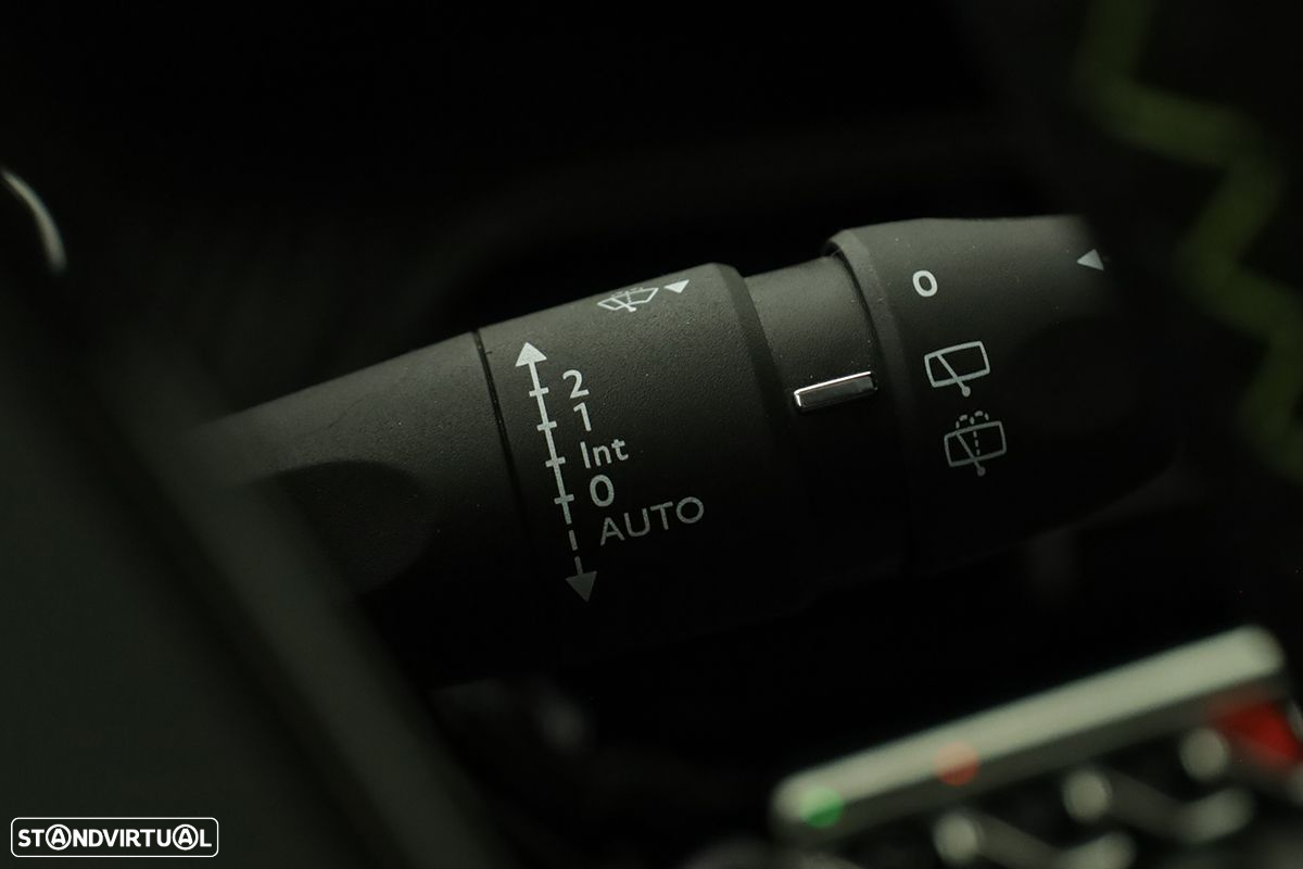 Peugeot e-2008 50 kWh GT - 21