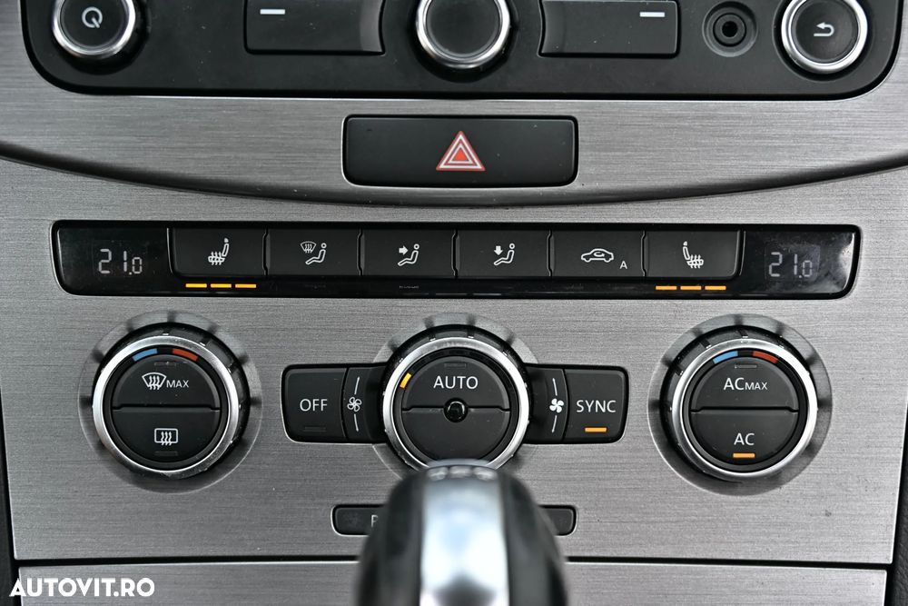 Volkswagen Passat Variant 2.0 TDI DSG BlueMotion Technology Comfortline - 16