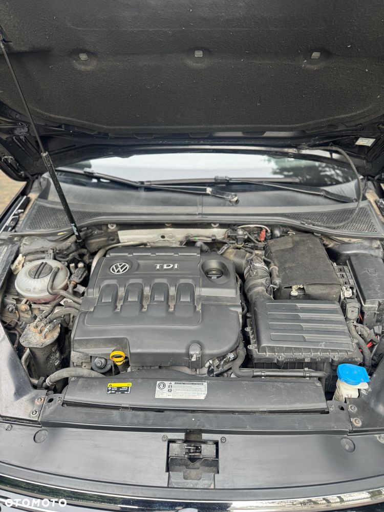 Volkswagen Passat - 32
