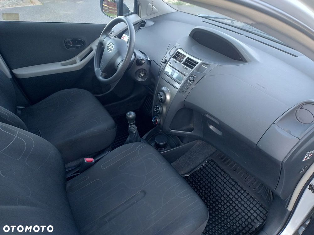 Toyota Yaris 1.33 Luna - 5