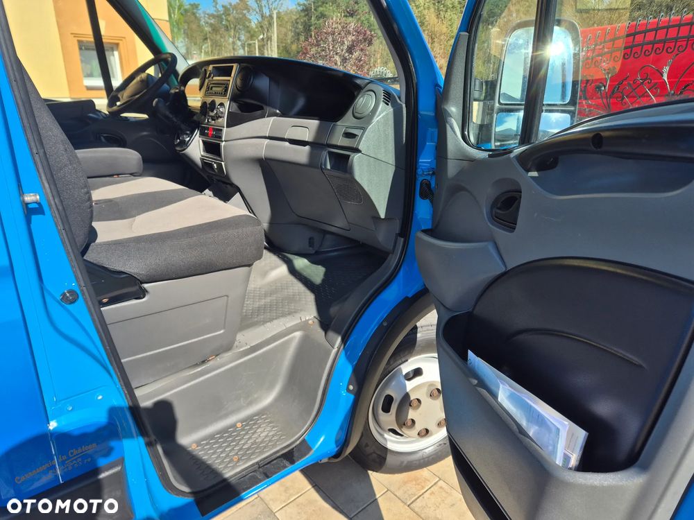 Iveco DAILY 40C18 180KM DO PRZEWOZU ZWIERZAT BYDŁA KONIOWÓZ - 19