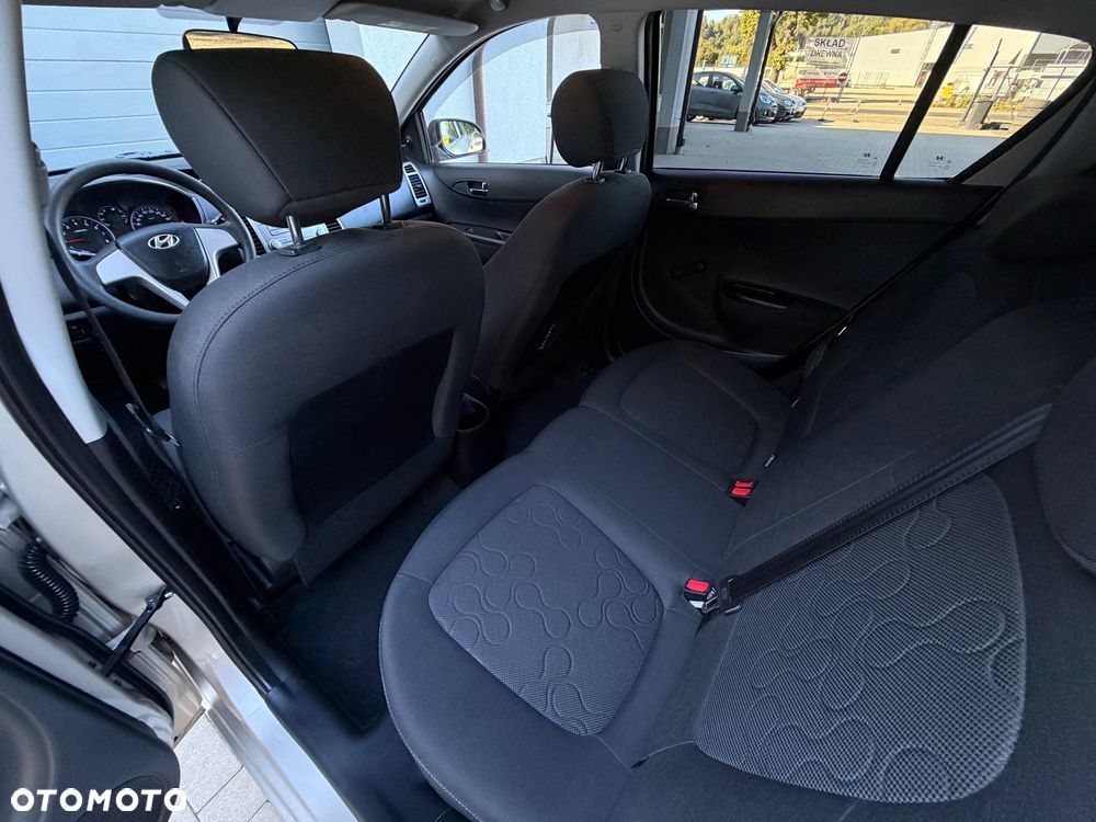 Hyundai i20 1.2 Comfort - 11
