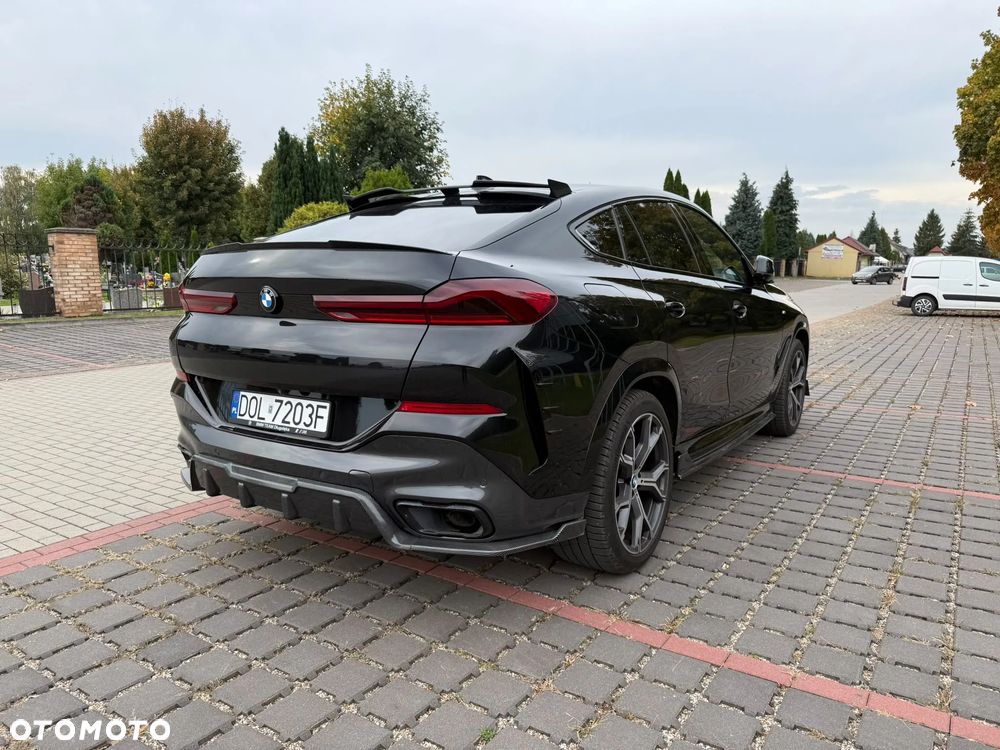 BMW X6 xDrive40d mHEV - 11