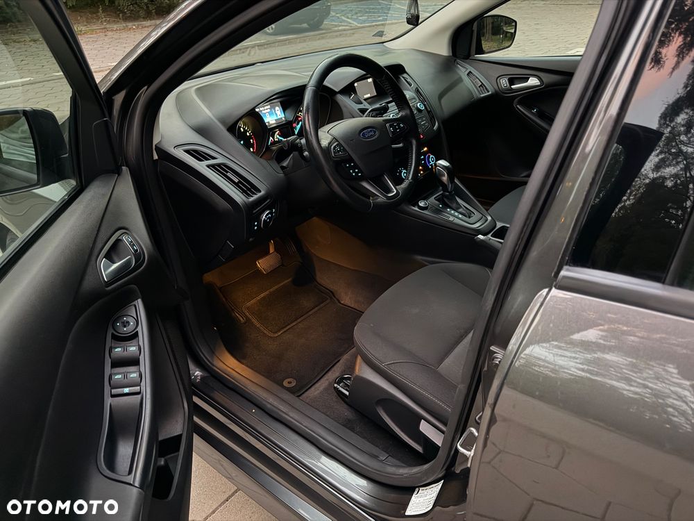 Ford Focus - 8