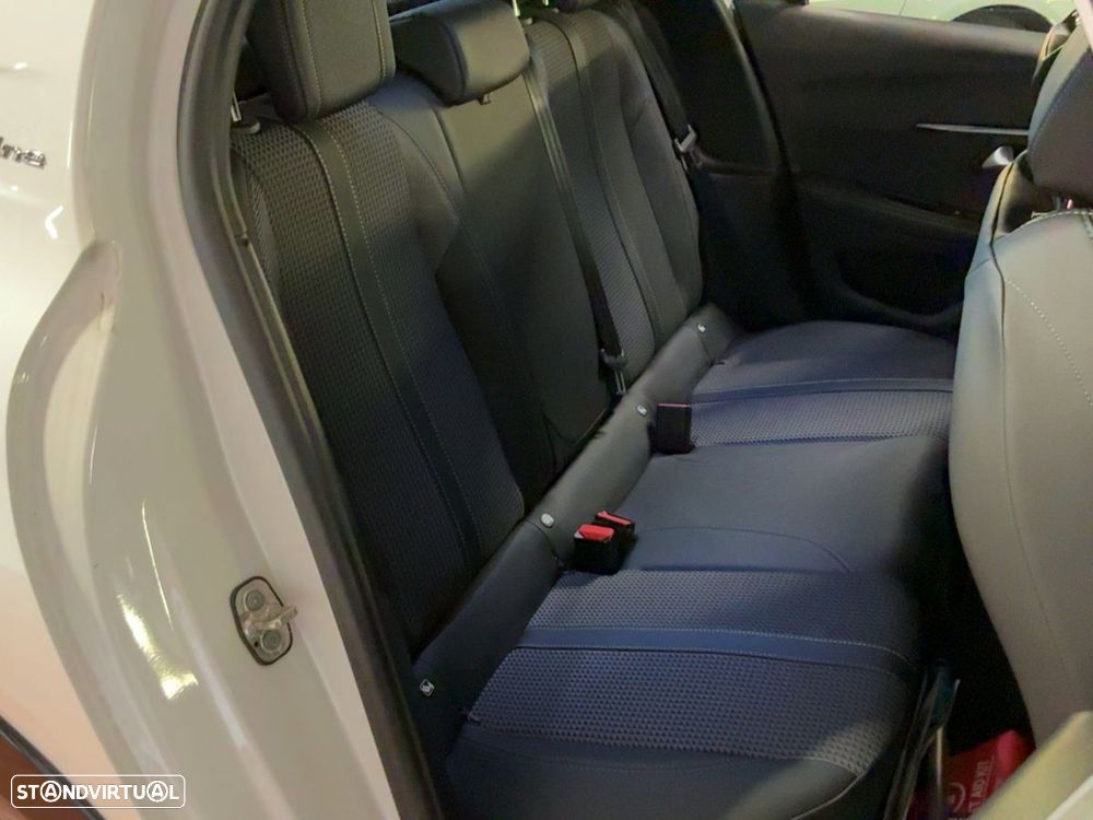 Peugeot 208 PureTech 100 EAT8 GT Pack - 11