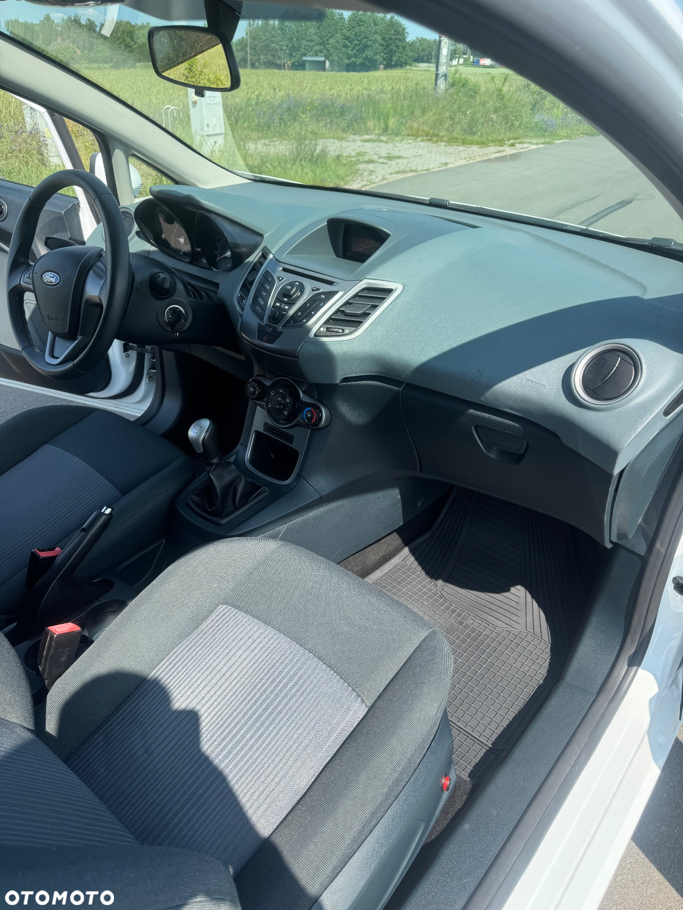 Ford Fiesta 1.25 Ambiente - 24