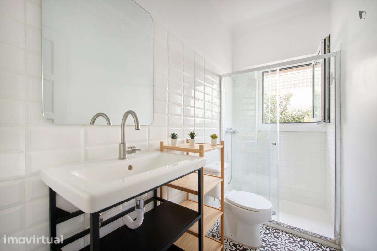 Quarto - localizado em Amadora Lisbon - Grande imagem: 3/30