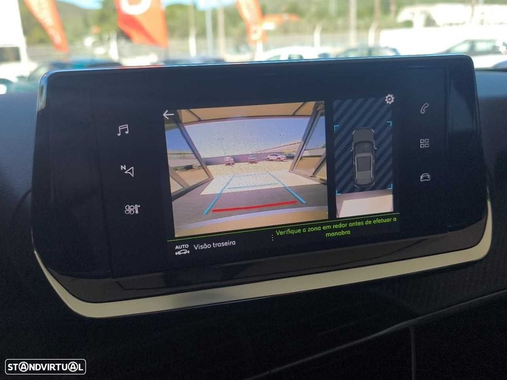 Peugeot 2008 1.2 PureTech Allure Pack EAT8 - 23