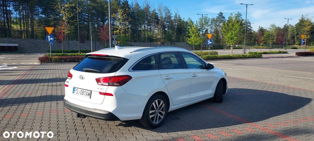 Hyundai i30 1.6 D Comfort DCT - 3