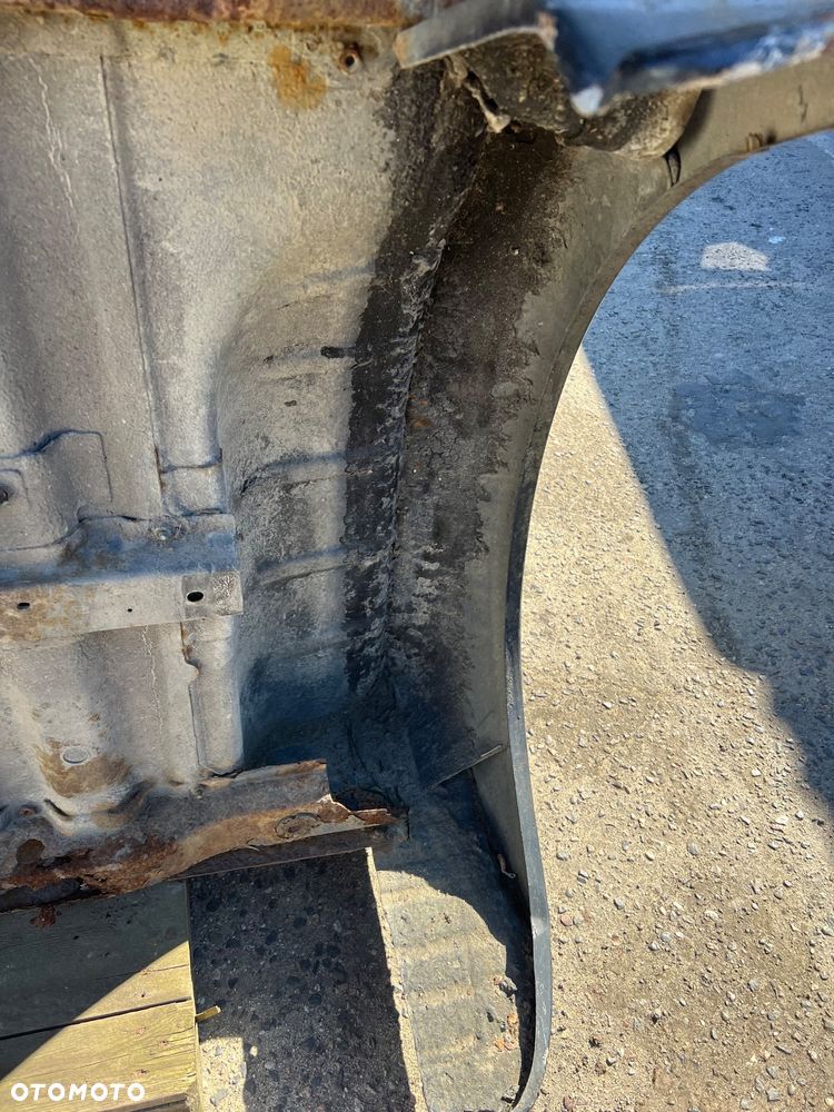 Błotnik prawy zabudowy skrzyni ładunkowej krótka Nissan Navara d40 - 4