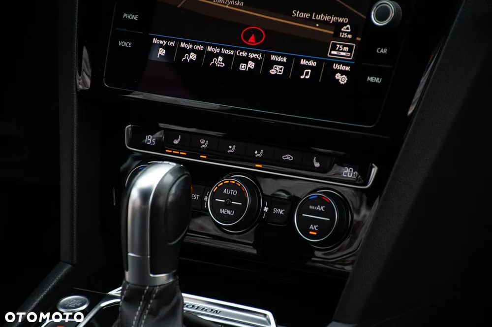 Volkswagen Passat 2.0 TDI SCR 4Motion DDG Highline - 20