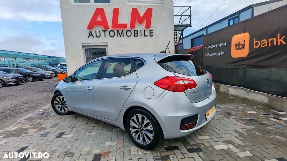Kia Ceed - 9