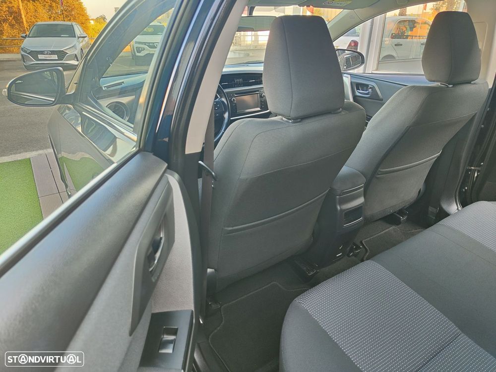 Toyota Auris 1.4 D-4D Com.+P.Sport+Navi - 27