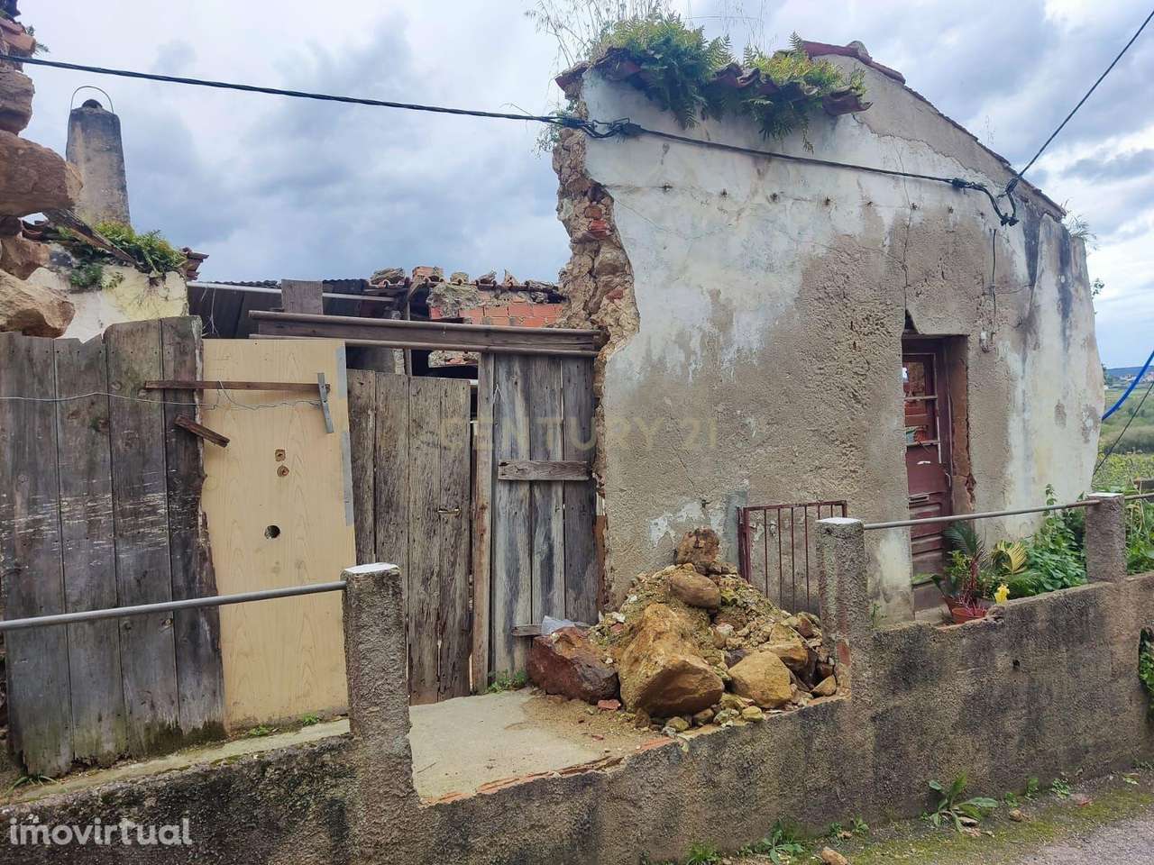 Ruína em local privilegiado para construção - Grande imagem: 4/13