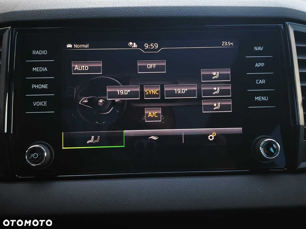 Skoda Karoq 1.5 TSI ACT Sportline DSG - 34